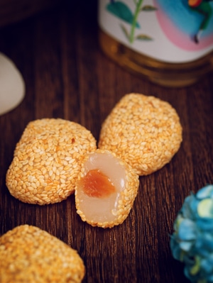 月饼-大蒜-芝麻球-静物-美食 图片素材