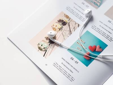 我要上封面-静物-耳机-书-杂志 图片素材