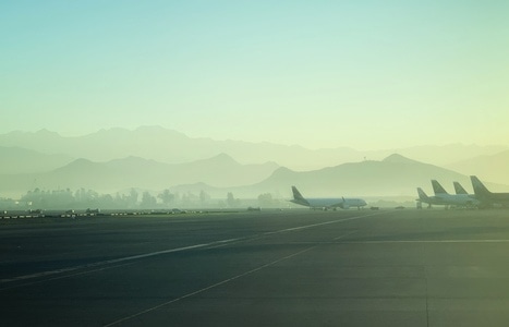 智利-圣地亚哥-机场-手机摄影-迷雾 图片素材