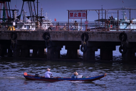 城市-家园-光影-渔民-海边 图片素材