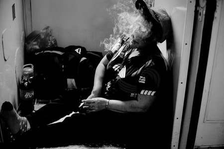 随拍-纪实-黑白-人文-绿皮火车 图片素材