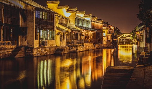 光影-静谧-灯光-夜景-古镇 图片素材