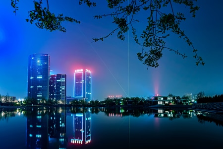 湖面-静谧-光影-灯光-夜景 图片素材