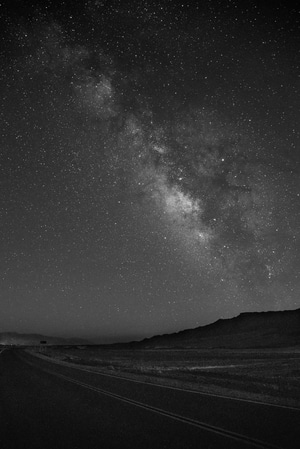 星野-银河-夏季银河-路边-在那遥远的地方 图片素材