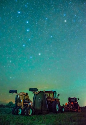 北斗七星-星野-牧场-农机-在那遥远的地方 图片素材