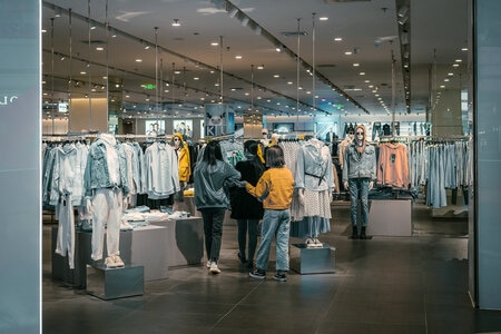 生活-光影-商店-服装店-女性 图片素材