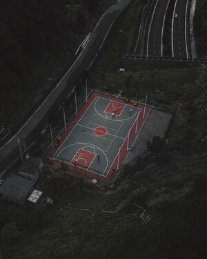 航拍-我不专业但我喜欢摄影-球场-山中球场-篮球场 图片素材