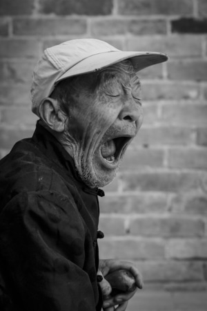 你好2020-有趣的瞬间-老人-男性-男人 图片素材