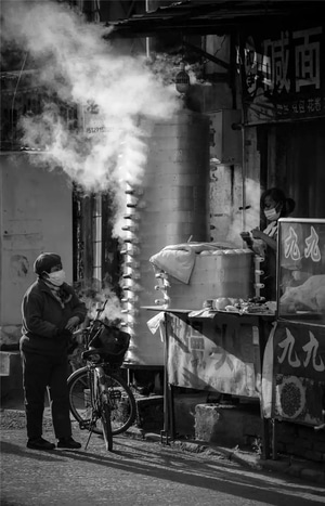 街头-纪实-黑白-烟火-店主 图片素材