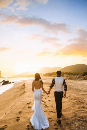 我的2019-欢迎大家入圈子哦-旅拍婚纱-夫妻-背影 图片素材