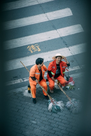 生活-街头-环卫工-劳动者-休息 图片素材