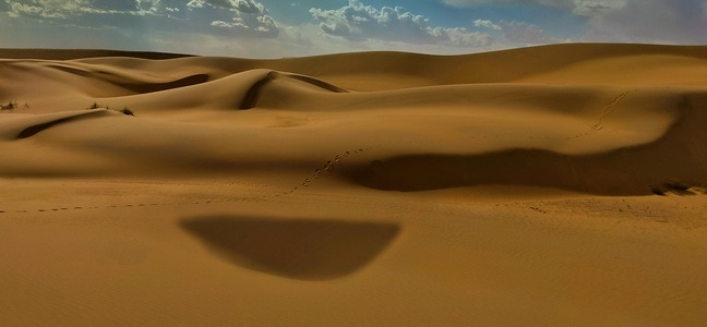 手机-阿拉善盟-乌兰布和沙漠-穿越之门-沙丘 图片素材