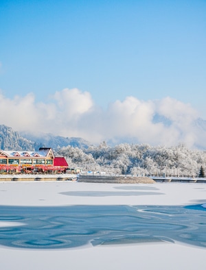 西岭雪山-你好2020-湖-海滨-沙滩 图片素材