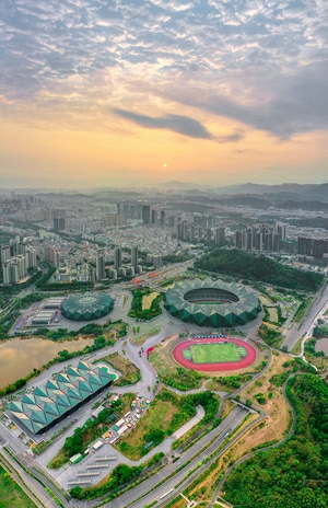 深圳-龙岗-大运中心-航拍-城市 图片素材