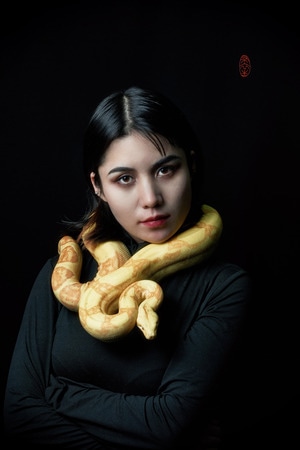 室内人像-女人-女性-美女-美人 图片素材