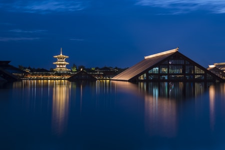 建筑-蓝调-灯光-建筑-塔 图片素材