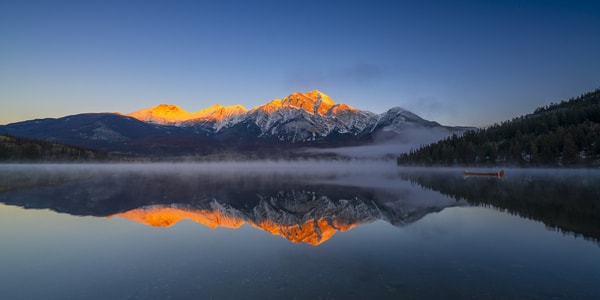 湖泊-雪山-早晨-水面-湖泊 图片素材