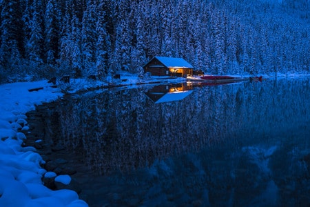 旅行-雪-光线-蓝调-房屋 图片素材