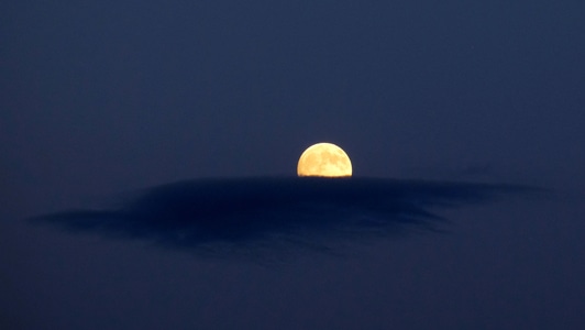 月亮-云彩-富士-月亮-月 图片素材