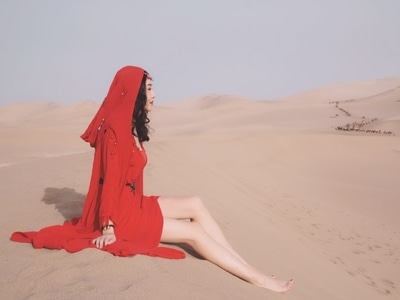 旅行-人像-敦煌-鸣沙山-美女 图片素材