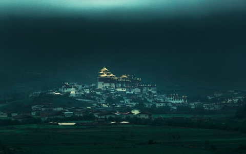 云南-香格里拉-松赞林寺-清晨-宗教 图片素材