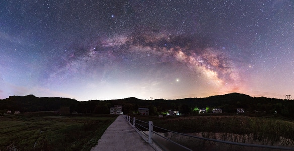 银拱-银河-星空-在路上-乡村 图片素材