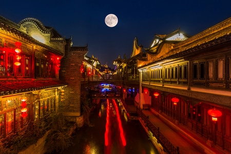 枣庄-台儿庄-古城-夜景-月亮 图片素材