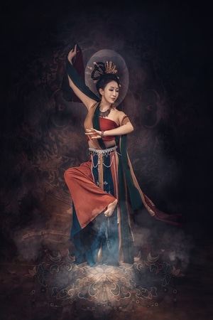 意境人像-汉服-古装-敦煌壁画-美女 图片素材