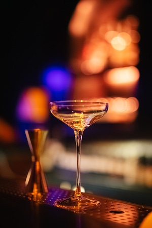夜生活-广州-色彩-夜-酒杯 图片素材
