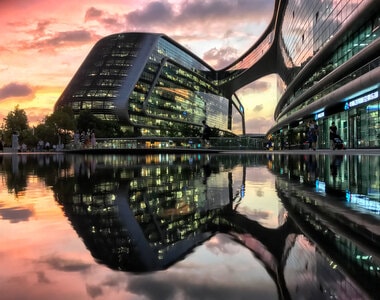 对称-建筑-上海-魔都-凌空soho 图片素材