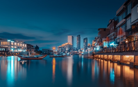 7日打卡挑战-厦门-沙坡尾-赛博朋克-夜景 图片素材