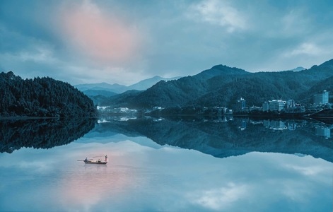 风景-水彩-山水-天青色-小船 图片素材