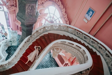 人像-旅拍-旅行plog-曼谷网红打卡地-楼梯 图片素材
