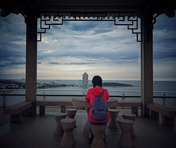 旅游-青岛-女性-女人-背影 图片素材