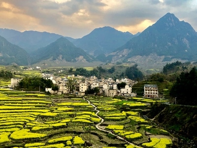 风光-自然环境-大山深处-民宅-梯田 图片素材