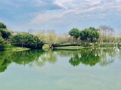 湖面-水域-倒影-蓝天白云-彩色 图片素材