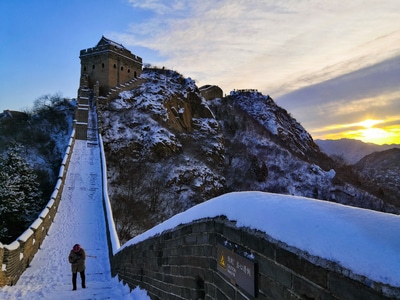 你好2020-像素蜜蜂官方帐号-金山岭长城-雪-日出 图片素材