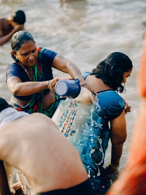 印度-瓦纳纳西-恒河-恒河-洗澡 图片素材