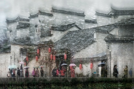 我要上封面-风光-尼康视界-宏村雨中漫步-旅拍 图片素材