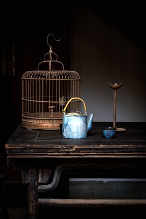 古村落-乡村-老物件-茶壶-家居物品 图片素材