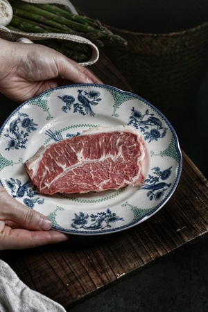 牛扒-板腱-宅家美食-盘子-牛扒 图片素材