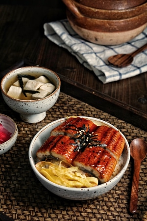 蒲烧鳗鱼饭-日式-味增汤-焖饭-美食 图片素材