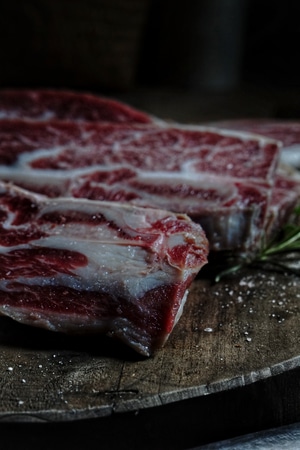 牛扒-牛仔骨-肉店-瑞士肉包-切肉刀 图片素材