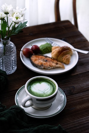 早餐-latteart-拉花-抹茶拿铁-早餐 图片素材