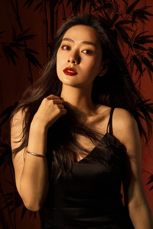 红色-写真-人像-气质-古典美女 图片素材