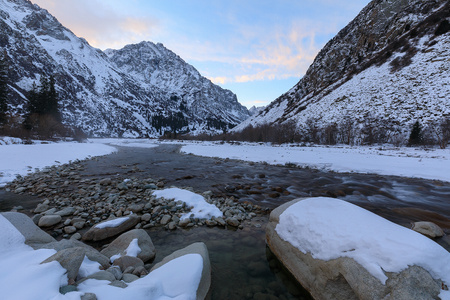 雪世界-吉尔吉斯斯坦-旅行-旅拍-风景 图片素材