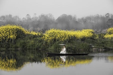 清明-油菜花季-船-湖-湖泊 图片素材