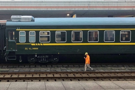 旅行-纪实-火车-绿皮车-男人 图片素材