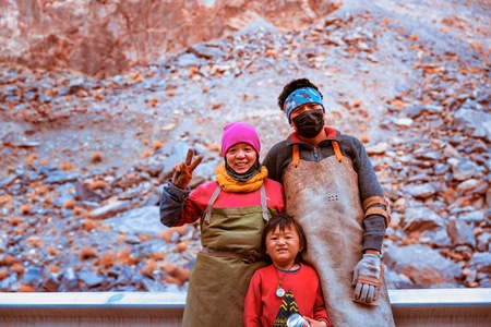 朝拜-西藏-进藏路-笑容-高兴 图片素材