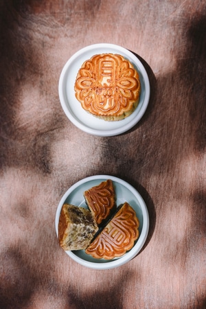 光影-月饼-吃的-美食-中秋 图片素材